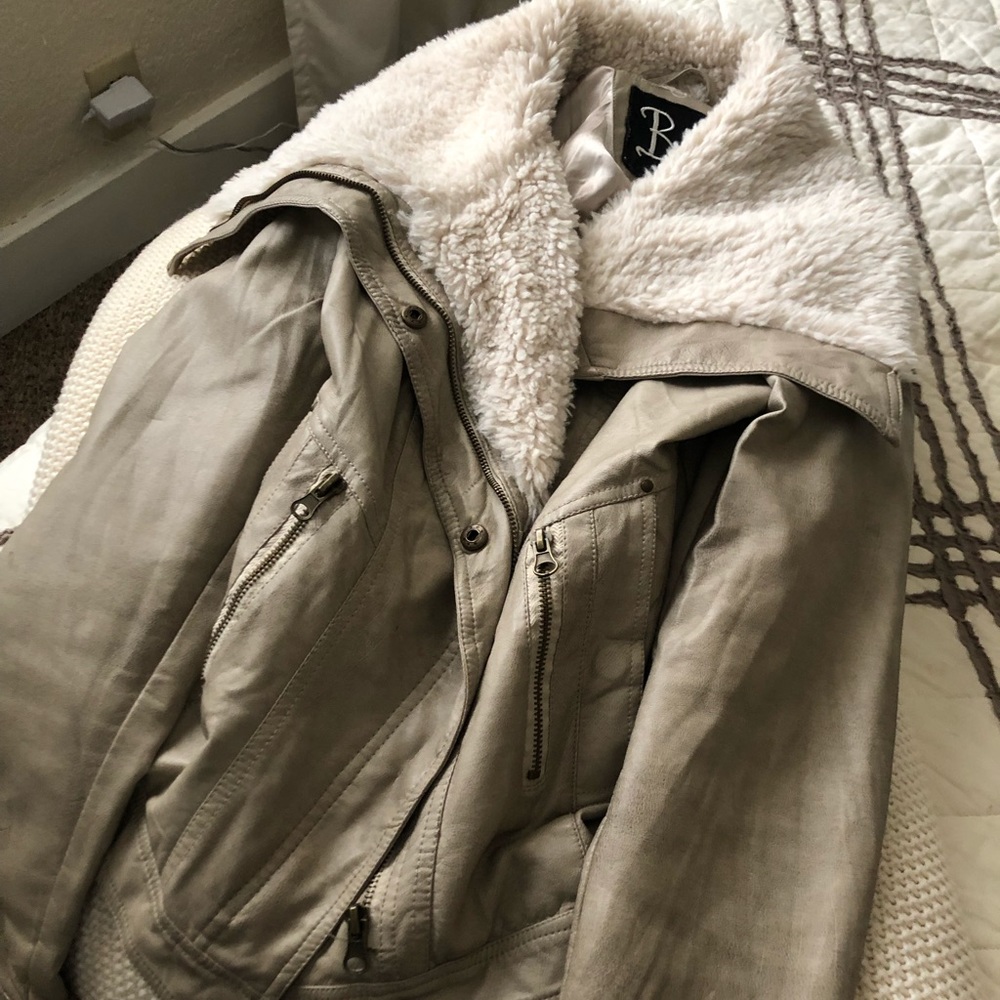 Tan leather jacket - Picture 4 of 4